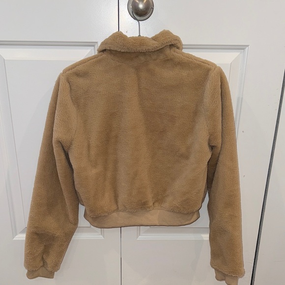 Camel Teddy Jacket✨ - Picture 3 of 3